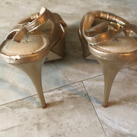 Good Heels - Picture 3 of 4